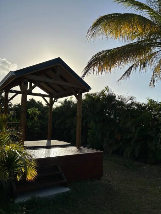 Bungalow Avec Jacuzzi Privatif Villa Sainte-Rose Kültér fotó